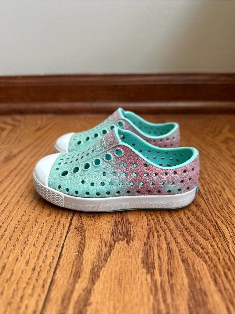 Native Shoes Girls Size C4 Glitter